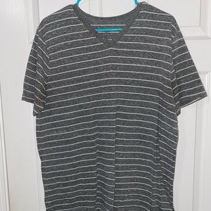 V-neck shirt - large